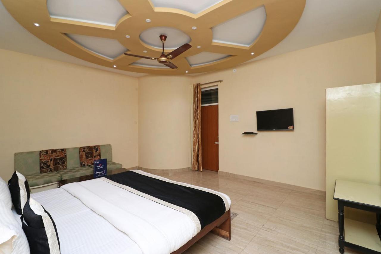 OYO 9307 Home Stay Hotel Nirmal Palace Kanpur Exterior foto