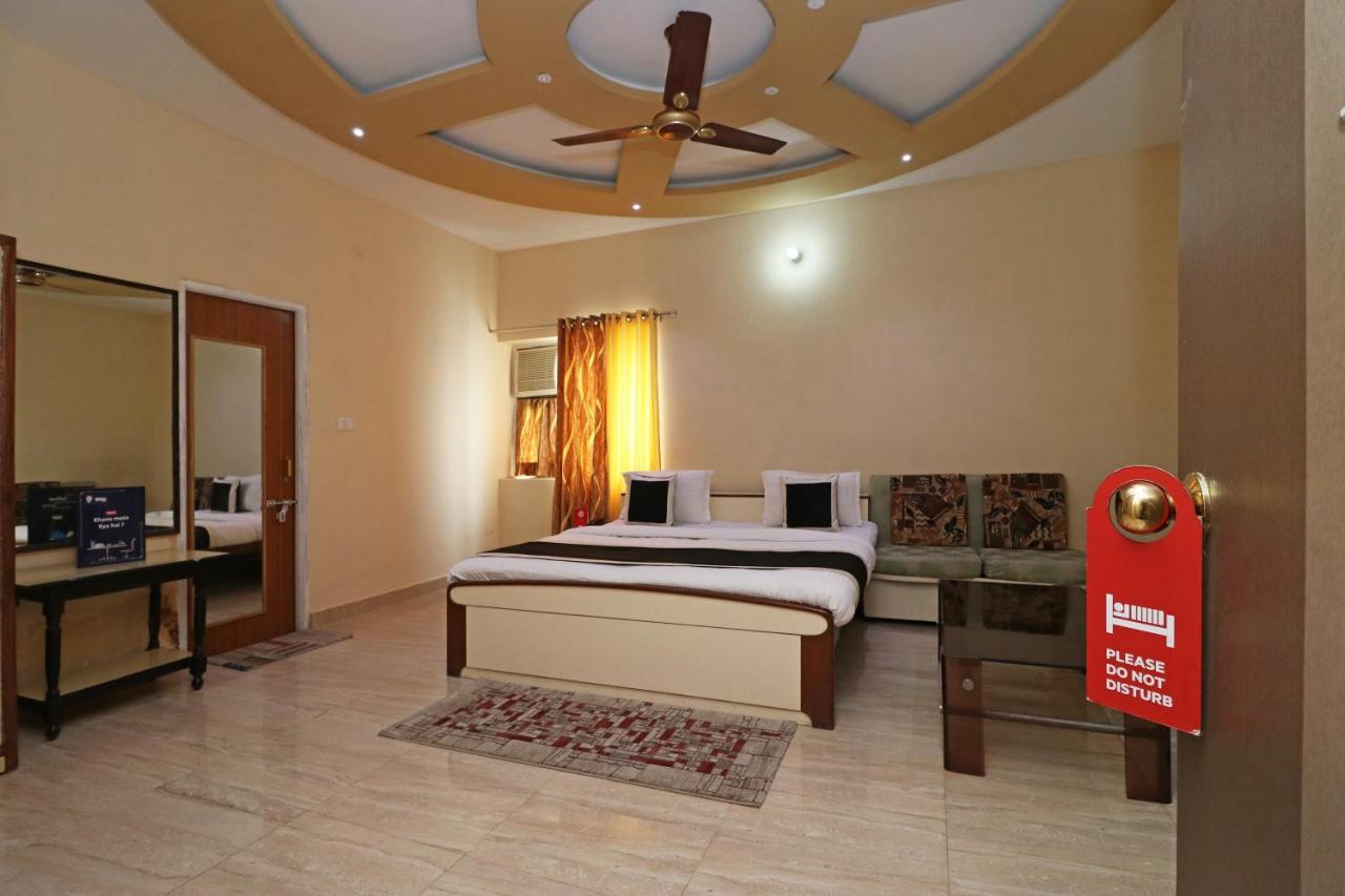 OYO 9307 Home Stay Hotel Nirmal Palace Kanpur Exterior foto